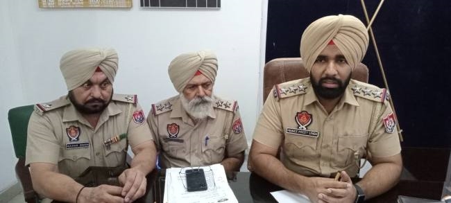 गायब नहीं, सिंगिग कंपीटीशन में भाग
लेने गई थीं दोनों नाबालिग लड़कियां