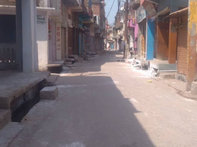 साप्ताहिक बंदी का रहा जबरदस्त असर, बंद रहीं दुकानें