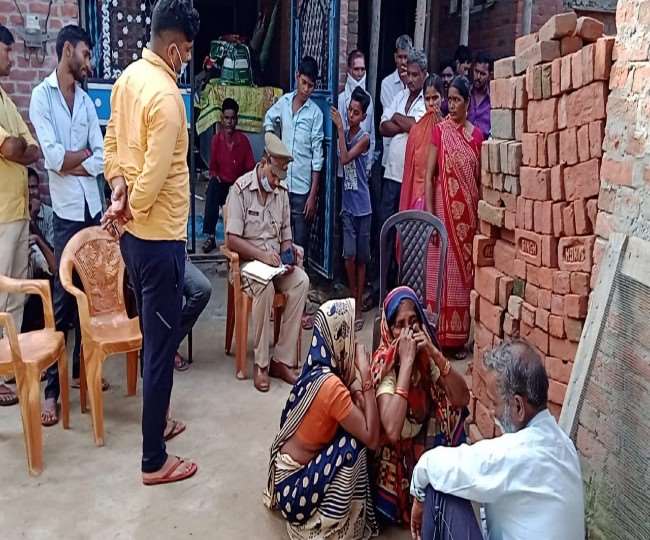 Pilibhit Crime News : गजराैला पुलिस काे चाेराें ने दी चुनाैती, थाने के पास दिया वारदात काे अंजाम, लाखाें का सामान लेकर हुए फरार