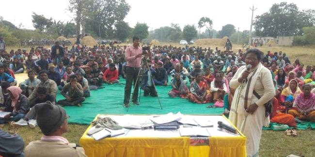 भू-स्वामित्व योजना के तहत ड्रोन कैमरा से सर्वेक्षण का किया विरोध