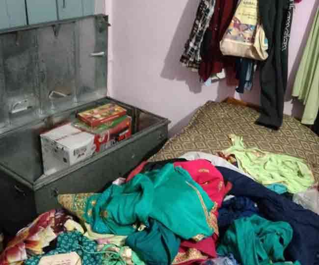 Dehradun Crime News: मंदिर समेत तीन घरों के ताले तोड़े, लाखों के गहने व नकदी चोरी