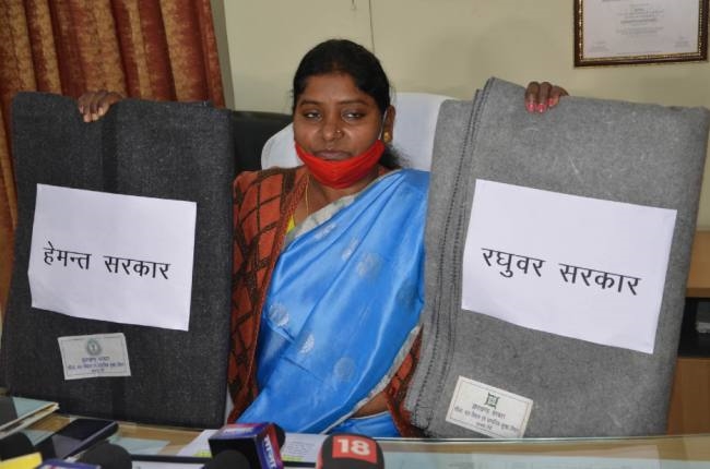 प्रदेश में बांटे जा रहे हल्के कंबल, मेयर ने लगाया करोड़ों के घोटाले का आरोप