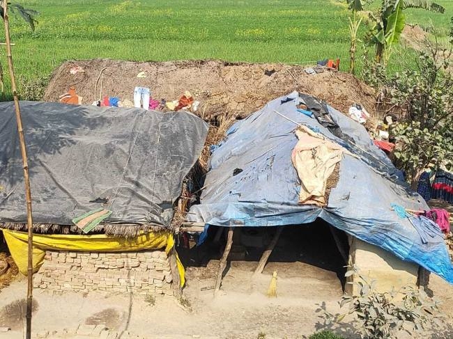 गरीबों के सिर पर छप्पर,नहीं मिला पीएम आवास