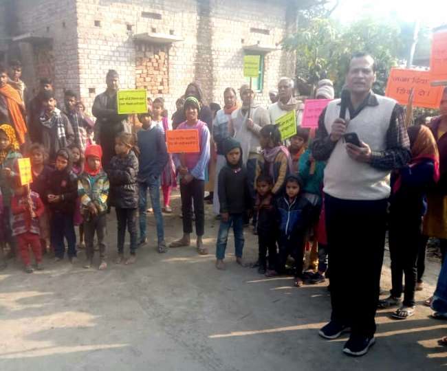 प्रभातफेरी से दिया संदेश-अपने बच्चों के साथ शाम में जरूर बैठें अभिभावक, उन्हें पढ़ने के लिए करें प्रेरित