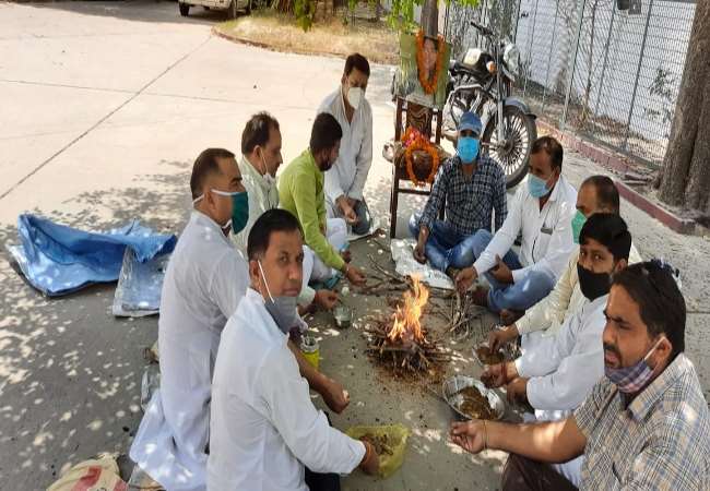 किसानों के मसीहा चौ.अजित को आत्मा की शांति के लिए हवन यज्ञ Aligarh News