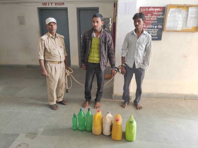 भारी मात्रा में शराब जब्त, दो गिरफ्तार