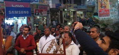 हैदराबाद की घटना पर कैंडल जलाकर शोक जताया