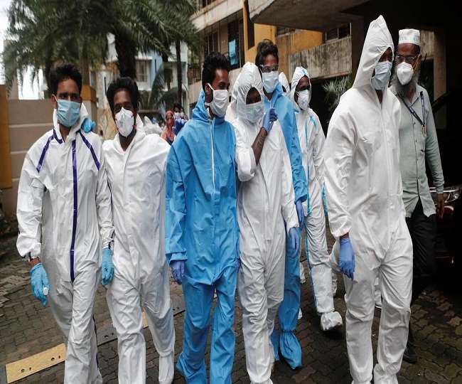 ओमिक्रोन से संक्रमित बेंगलुरु के डाक्टर की कोरोना रिपोर्ट फिर पाजिटिव, महाराष्ट्र में नए वैरिएंट के 10 और मामले