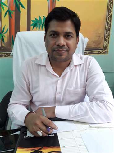 Basic Education Council: 15 मिनट पहले आने व 15 मिनट बाद तक रुकने के फरमान ने दी टेंशन Aligarh News