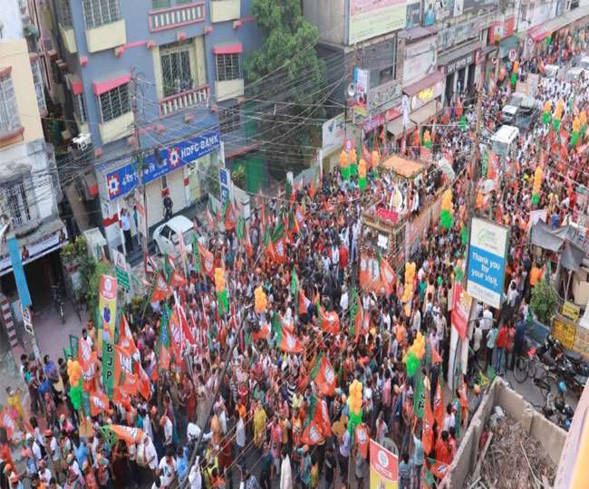 Bengal Chunav: बेहला में अमित शाह और गजेंद्र सिंह शेखावत ने किया रोड शो, लोगों का उमड़ा हुजूम