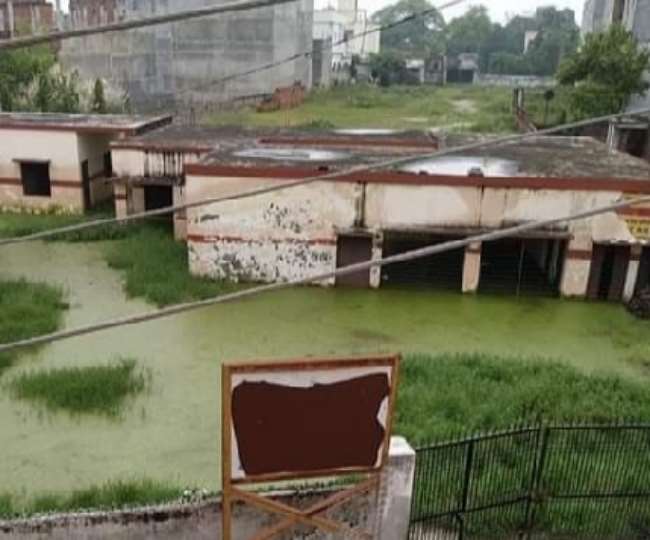 अब जलभराव से मुक्त होंगे गोरखपुर के परिषदीय स्कूल, शासन ने मांगी सूची Gorakhpur News