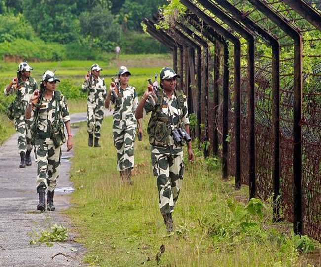 श्रीलंका और बांग्लादेश में मिले कोरोना वायरस के भारतीय वैरिएंट से संक्रमित मामले, 14 दिन के लिए सीमा बंद