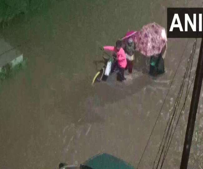 Mumbai Rains: महाराष्ट्र में भारी बारिश ने फिर बढ़ायी लोगों की मुश्किलें, औरंगाबाद समेत कई इलाके जलमग्न