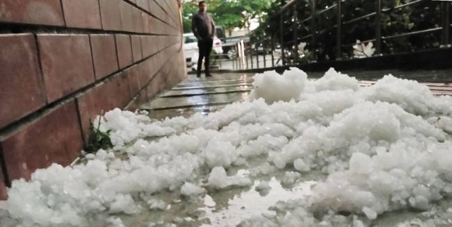 ये बारिश की बूंदे अच्छी हैं, स्मॉग से राहत दिलाएंगी