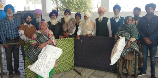 रामगढि़या सभा ने बांटें कंबल व रजाइयां