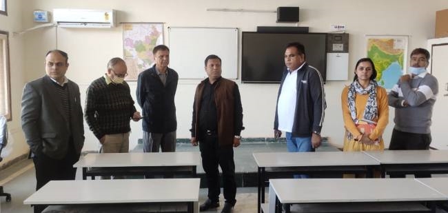 पीजी सीटें बढ़ाने के बाद यूनिवर्सिटी टीम ने किया मूलभूत सुविधाओं का निरीक्षण