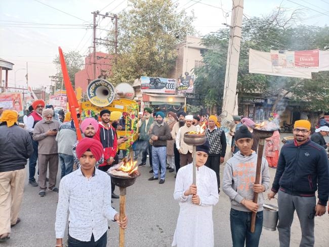 संगत ने किया सतनाम वाहेगुरु का जाप