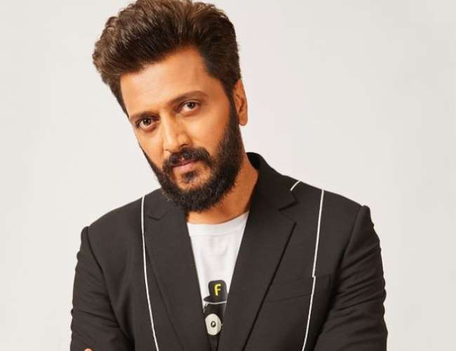 'हाउसफुल' से 'धमाल' मचाने वाले रितेश देशमुख अब बने निर्देशक, पोस्टर के साथ किया पहली फिल्म का एलान