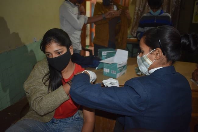 पांव पसार रहा कोरोना, 24 नए केस और निकले