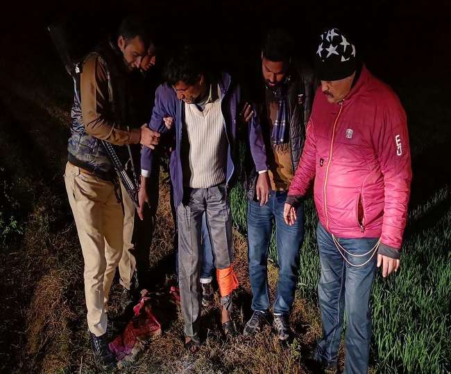 फतेहपुर : वाहन चेकिंग के दाैरान पुलिस और बदमाशों के बीच मुठभेड़, दो के पैर में लगी गोली और तीसरा फरार