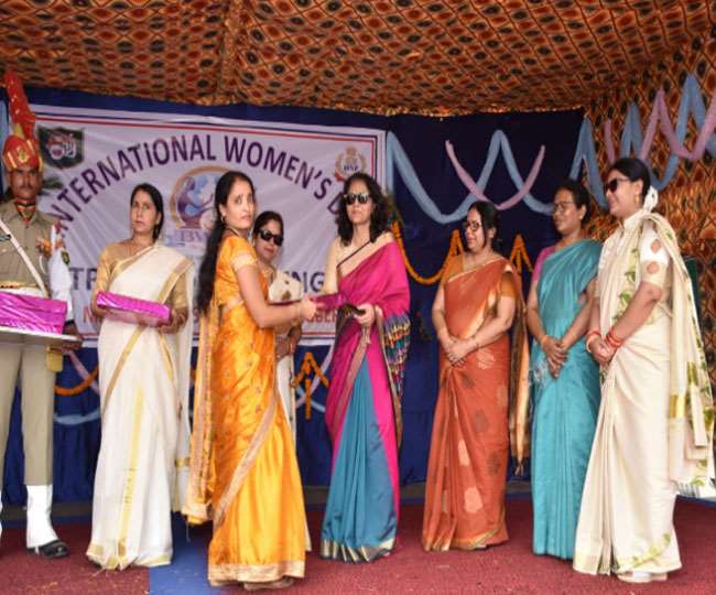 International Womens Day 2021: बीएसएफ के दक्षिण बंगाल फ्रंटियर में हर्षोल्लास के साथ मनाया गया अंतरराष्ट्रीय महिला दिवस