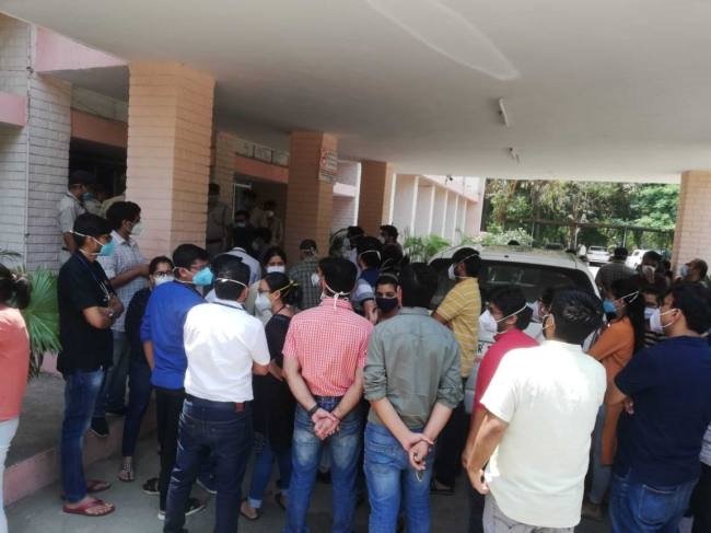 पीजीआइएमएस के जूनियर रेजिडेंट्स की मांग, 15 दिन में किया जाए रोटेशन, ड्यूटी वाले स्थान पर सुरक्षा हो पुख्ता