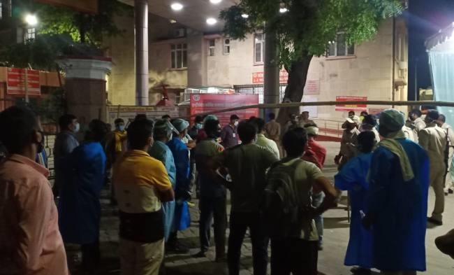 एल-2 अस्पताल के बाहर तीमारदारों ने किया हंगामा