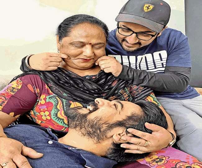 Happy Mothers Day 2021: अस्पताल में मरीज और घर में बेटा, जालंधर की नर्सिंग सिस्टर दलबीर कौर दोनों जगह दी कोरोना को मात