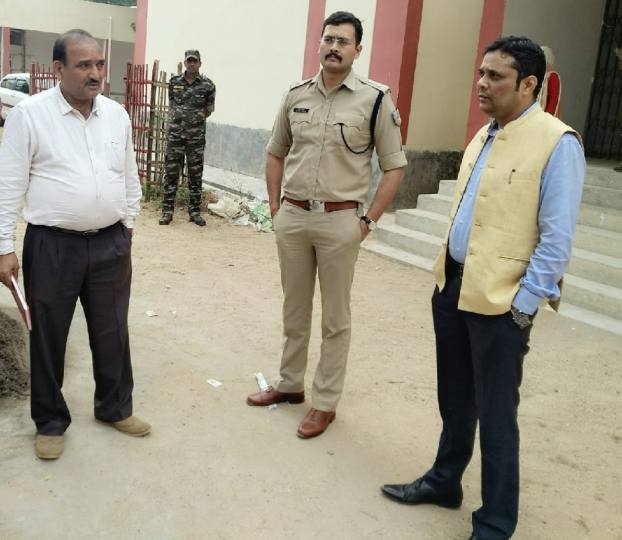 डीसी व एसपी ने किया वज्रगृह का निरीक्षण