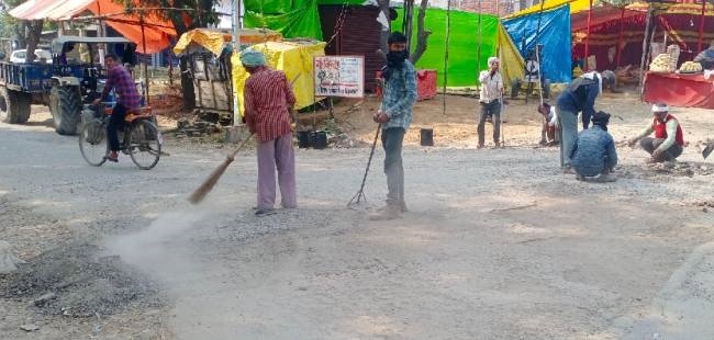 उत्साह अपार, पहुंचने लगे कई जिलों के दुकानदार