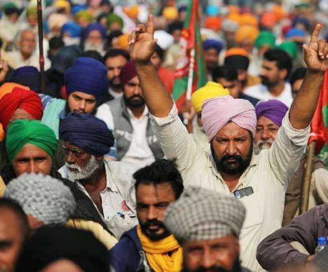Kisan Andolan: सिंघु बार्डर पर जश्न, स्थगित किया गया किसान आंदोलन