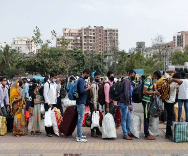 सड़क मार्ग से भी लौटने लगे उत्तर प्रदेश और बिहार के कामगार, भरी आ रही ट्रेनें, जानें घर वापसी की वजहें