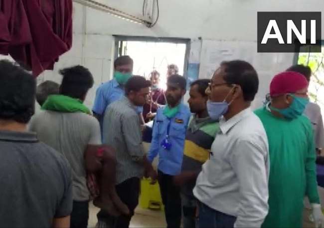 Bengal Chunav 2021: बंगाल में मतदान लहूलुहान, पांच की गई जान, चौथे चरण में 44 सीटों पर 76.16 फीसद पड़े वोट