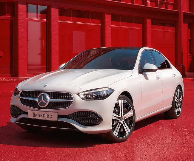 Mercedes Benz C-Class 2022 भारत में लॉन्च, वायरलेस चार्जिंग जैसे कई एडवांस फीचर्स से लैस; जानें कीमत और खासियत