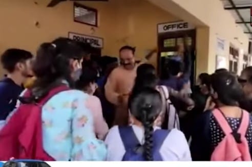 देहरी कॉलेज में रिक्त पदों को न भरने पर एनएसयूआइ ने जताया रोष