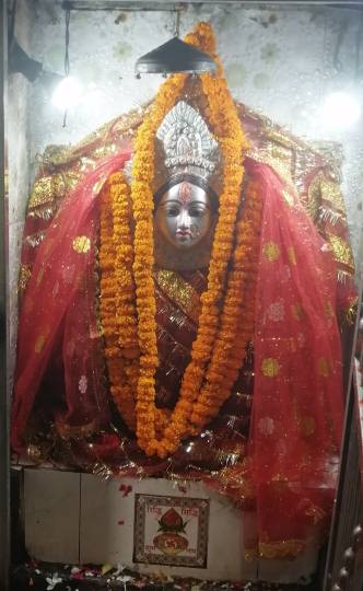 देवी मंदिरों में उमड़ी आस्था, पूजी गईं मां जगदंबा