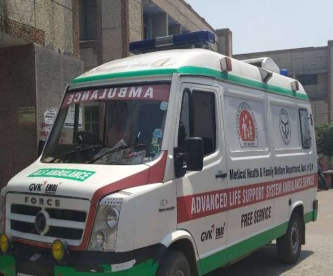 खूनी की कमी बताकर कर दिया रेफर, गर्भवती ने एंबुलेंस में दिया बच्चे को जन्म Gorakhpur News