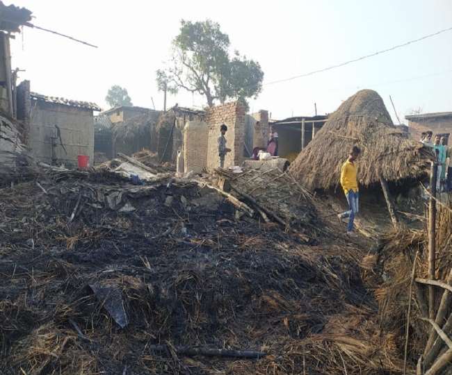 शिवहर के चकफतेहा में भीषण अग्निकांड में लाखों की संपत्ति जलकर राख