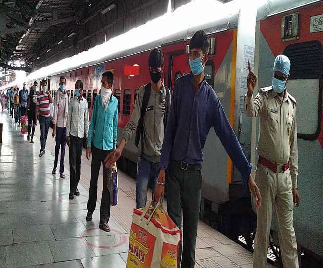 महाराष्ट्र से अप्रवासियों को लेकर बिहार पहुंचने लगीं स्पेशल ट्रेनें, कुछ देर में पटना आ रही दूसरी गाड़ी
