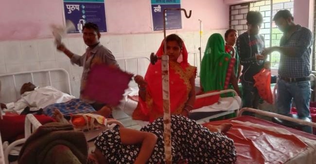 बिजली जाते ही बंद हो जाते वार्ड में लगे पंखे, मरीज परेशान