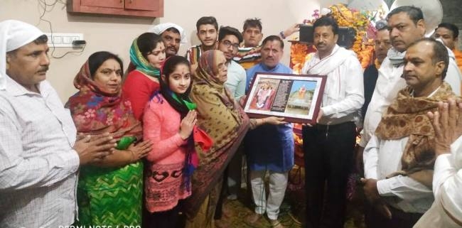 प्रभातफेरी में मां की महिमा का गुणगान