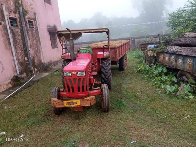 बसंतराय में अवैध बालू से लदा ट्रैक्टर जब्त
