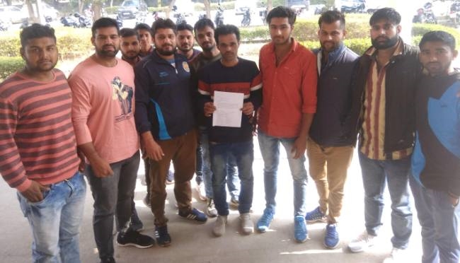 सर्वसमाज ने पानीपत फिल्म के ²श्य हटाने को लेकर एसडीएम को सौंपा ज्ञापन