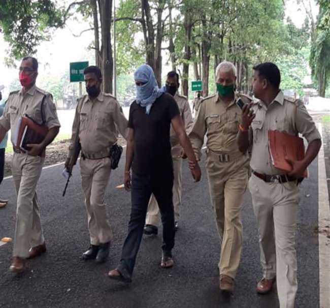 महाराष्ट्र के मुख्यमंत्री को धमकी देने वाला सिद्धार्थ निकला ठग, साहिबगंज से रिमांड पर ले गई हिमाचल पुलिस