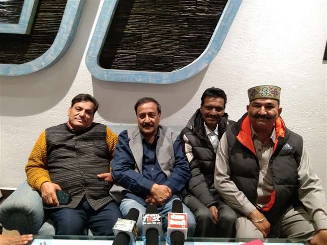 सिर्फ आश्वसनों में फाेरलेन प्रभावितों को उलझा रही प्रदेश सरकार : अजय महाजन