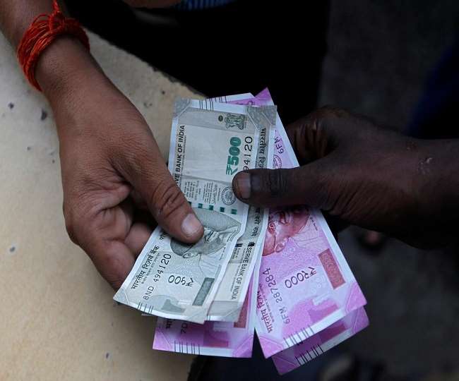 Pension खाते में आती रहे इसके लिए SBI लाया खास सर्विस, आपके लिए जानना है जरूरी