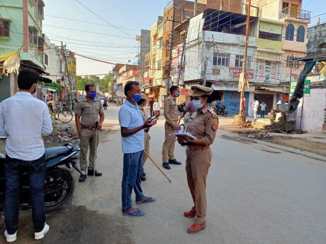जिले में पुलिस की सख्ती, सड़कों पर छाया रहा सन्नाटा
