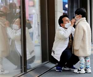 लैंसेट रिपोर्ट के मुताबिक कोरोना की तीसरी लहर में बच्चों के गंभीर रूप से संक्रमित होने की आशंका नहीं है।