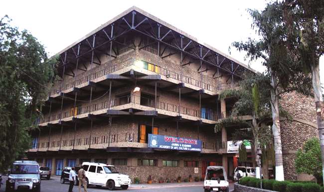 Jammu: लाइटिंग से नाटक की कहानी को आगे लेकर चलने की क्षमता रखते हैं गौरव शर्मा