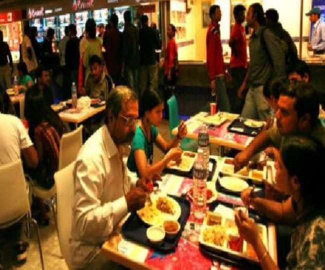 Delhi Unlock 3: क्या सोमवार से दिल्ली में खुलेंगे रेस्त्रां, बार और सैलून? जानिए कितना तैयार है मार्केट